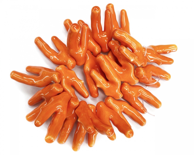 Бусины керамические лапки цвет оранжевый размер бусины около 40-50мм